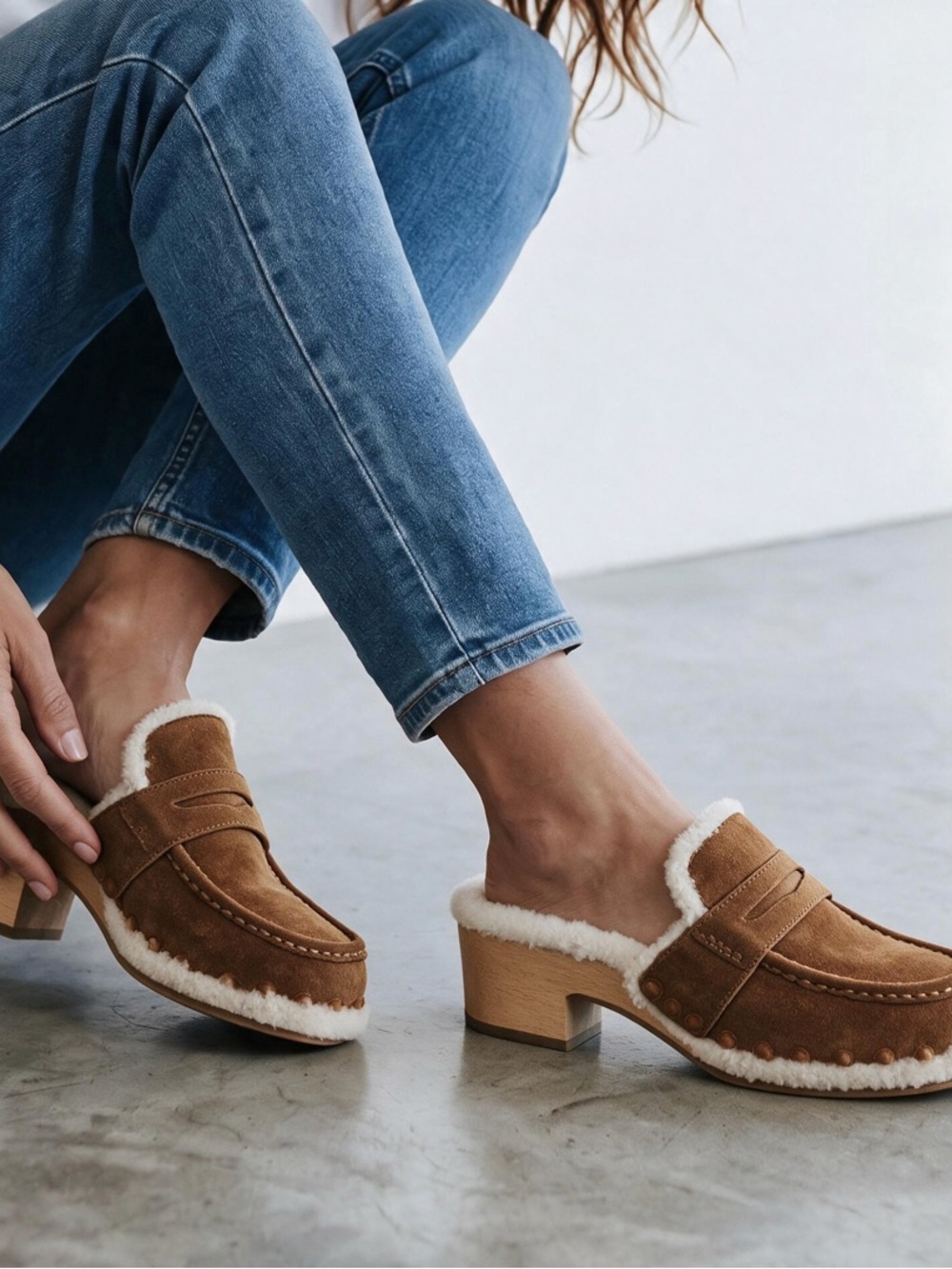 Chloe Joy Suede Shearling Lined Clog Mules Brown Size 10